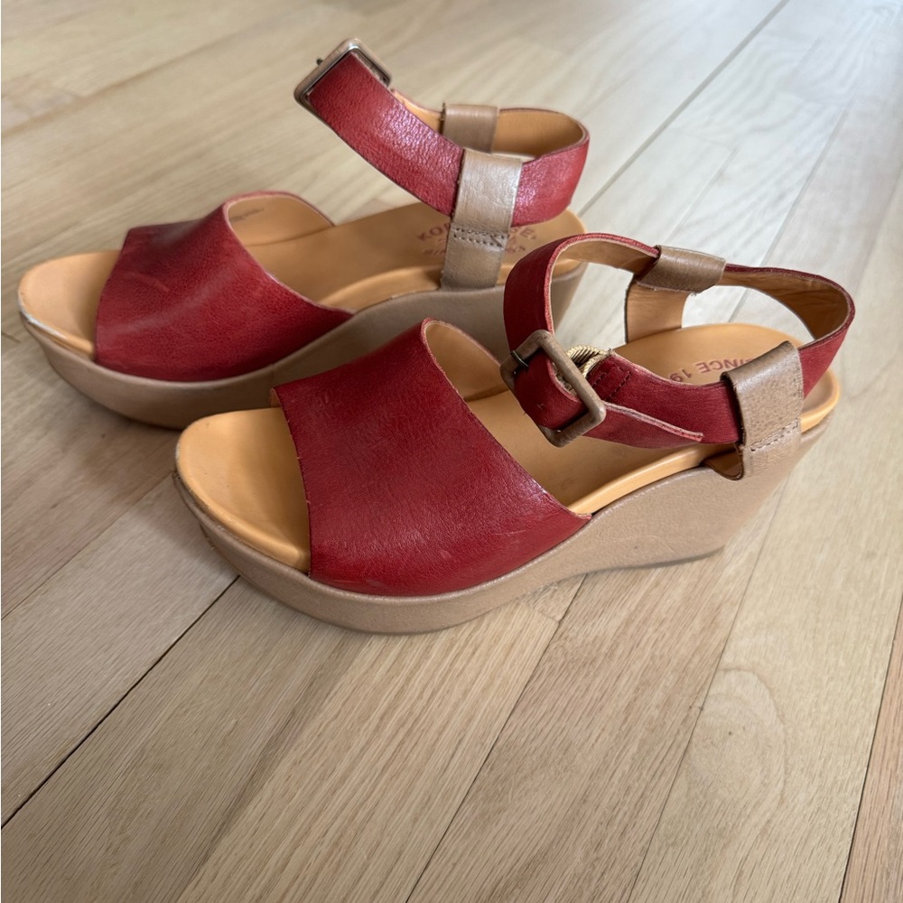 Kork-Ease sandals red leather. So comfortable! So much life left - Picture 2 of 8